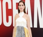 Anne Hathaway Brings Uniqueness to the Premiere