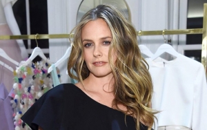 Alicia Silverstone Is Exhausted by 'Clueless' Costume Fittings