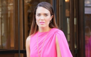 This Is How Mandy Moore Calmed Her Nerves Before Her Oscars Performance