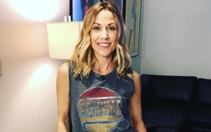 Sheryl Crow Keeps Cost on Clothing Line Low to Avoid High Price