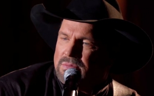 CMA Awards 2018: Garth Brooks Sweetly Serenades Wife With Brand New Song