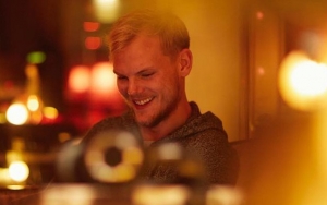 Avicii's Father Accepts Late DJ's Honorary Award at Sweden's Grammis With Touching Tribute 