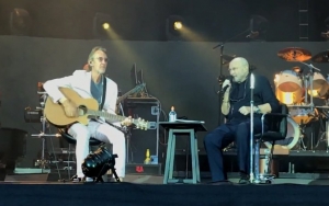 Phil Collins Joined by Ex-Genesis Guitarist Onstage at Berlin Concert
