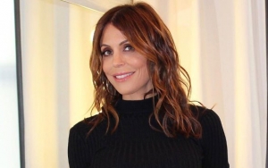 Bethenny Frankel Faces Backlash After Posting Photo of Daughter Squeezing Her Boobs