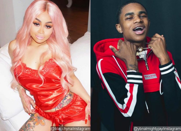Blac Chyna's Young BF Grabs Her A** Duing Casual Shopping Date