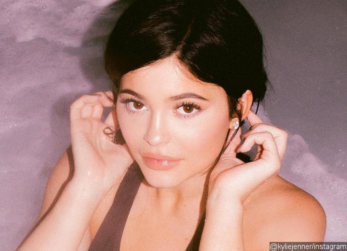 Kylie Jenner Cut Her Hair into the Cutest, Shoulder-Length Lob Kylie Jenner Cut Her Hair into the Cutest, Shoulder-Length Lob