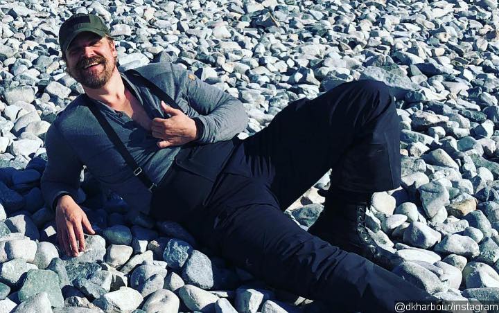 David Harbour Eats Cheese Burgers to Cope With Bipolar Disorder