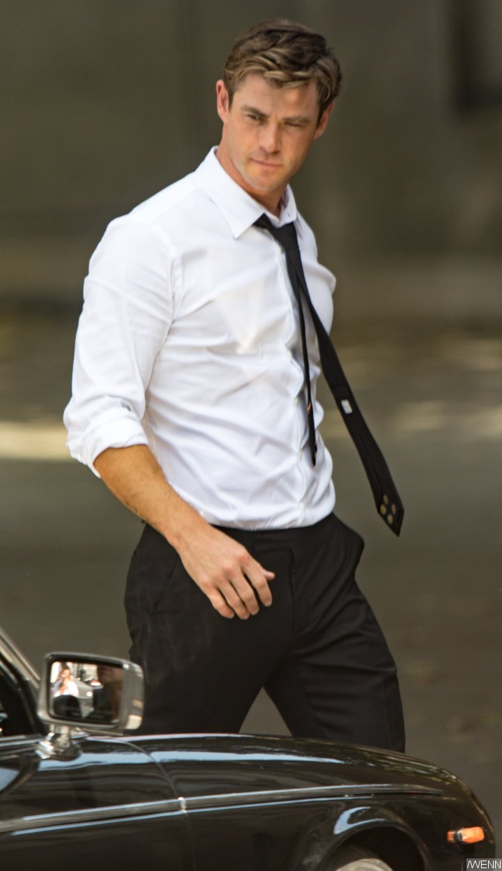 Chris Hemsworth Men in Black 4 Set Photo