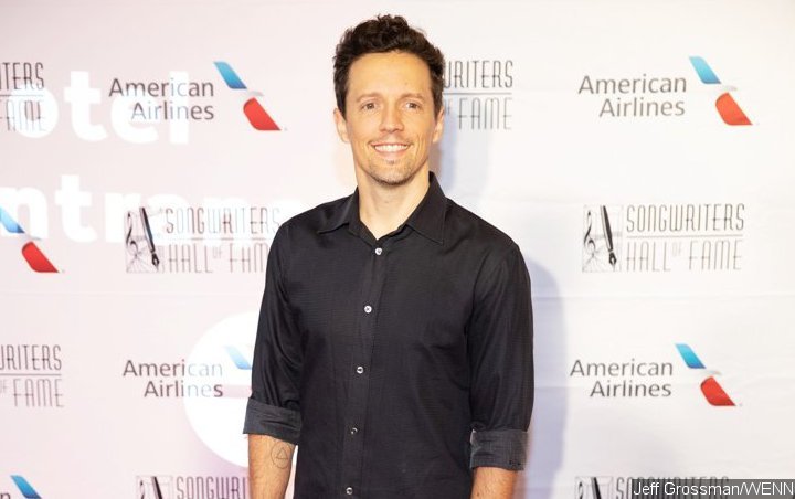 Jason Mraz and Virginia Students Join Forces for TV Performance