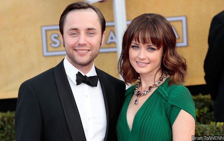 Alexis Bledel and Vincent Kartheiser