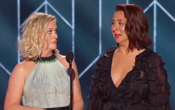 Watch: Maya Rudolph and Amy Poehler 'Get Engaged' While Presenting at the 2019 Golden Globes