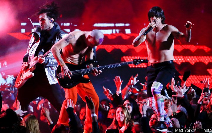 Red Hot Chili Peppers at Super Bowl XLVIII