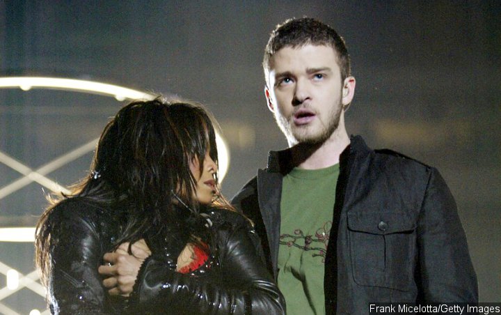 Janet Jackson and Justin Timberlake at Super Bowl XXXVIII