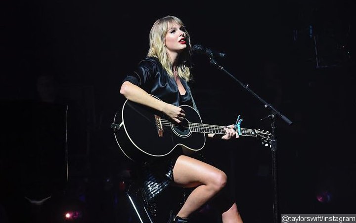 Taylor Swift Delivers First Live Performance of 'Lover' Tracks at Paris Concert