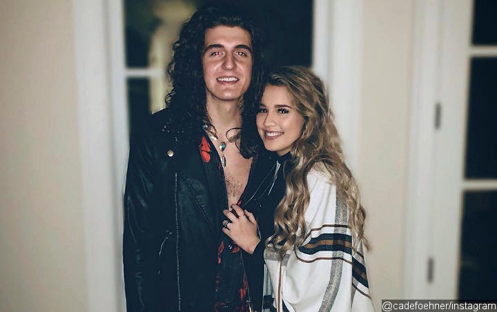 Gabby Barrett Exchanges Wedding Vows With Cade Foehner in Texas