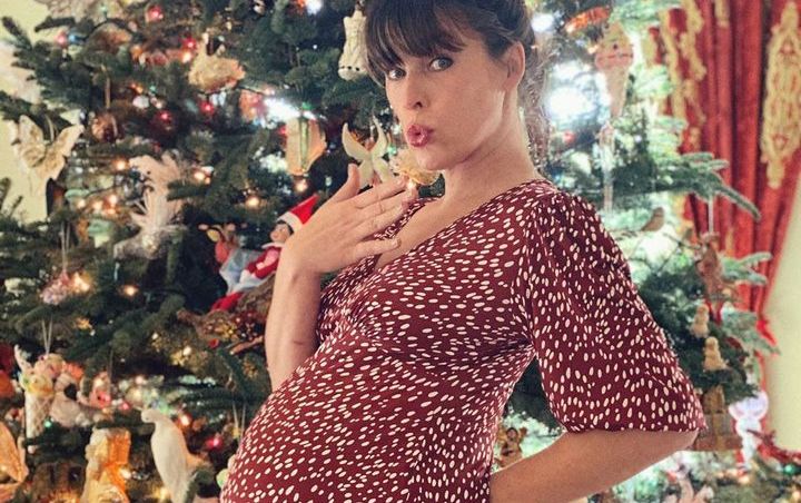 Pregnant Milla Jovovich Suffers From 'Elephant Ankles' and Back Pain