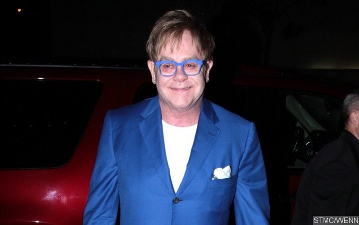 Elton John tried to kill himself in front of family and friends
