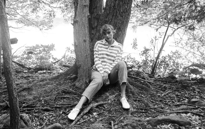 Taylor Swift's 'Folklore' Now Spends Eight Nonconsecutive Weeks Atop Billboard 200