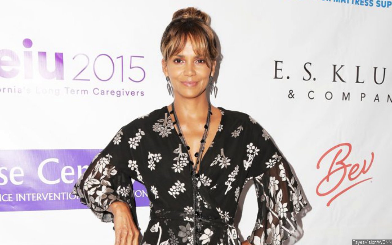 Halle Berry Had Her First Kiss With a Girl and It Lasted for 30 Minutes