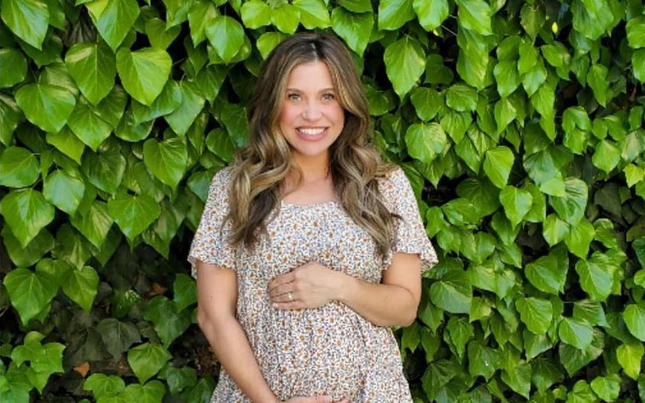 Danielle Fishel Announces Pregnancy on 40th Birthday