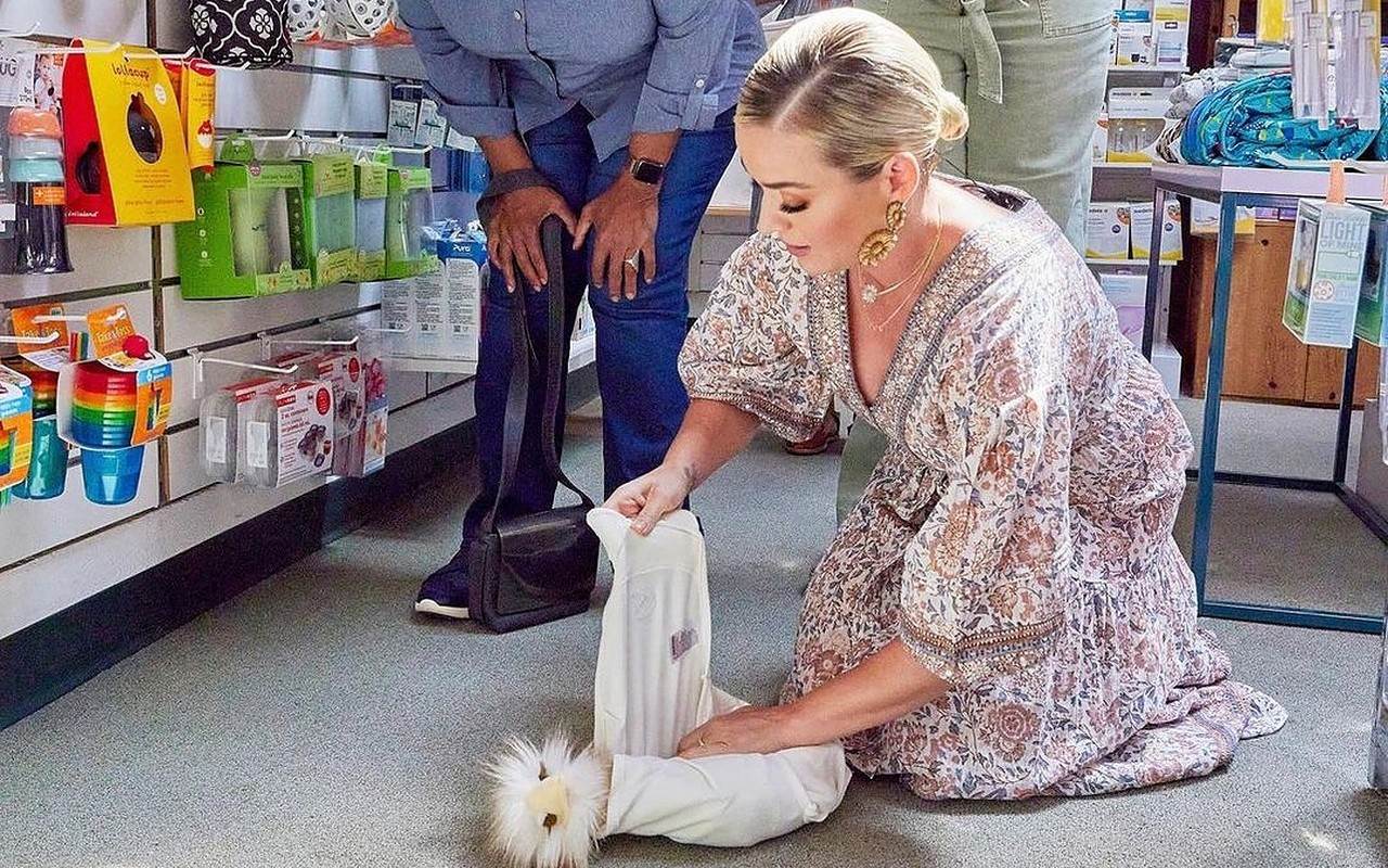 New Mom Katy Perry Shows Off Swaddling Skills While Shopping for Baby Clothes With Oprah