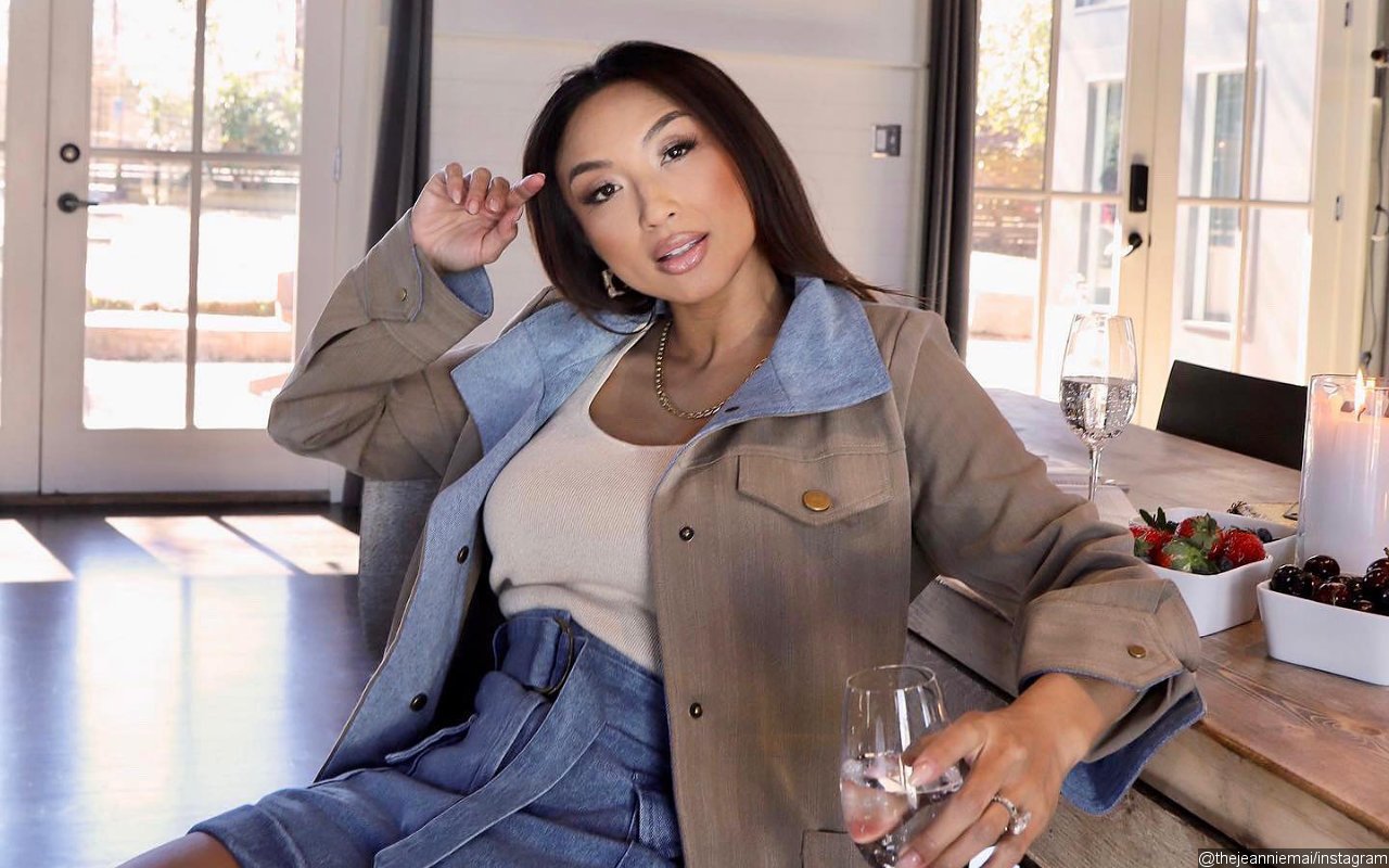 Jeannie Mai Almost Gave Up as She's 'Really Depressed' During 'Upsetting' Breastfeeding Journey