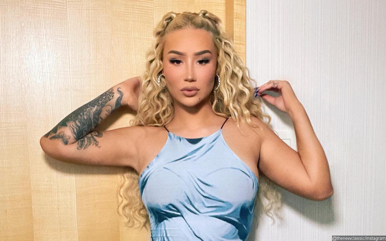 Iggy Azalea Snaps at Fan Over Apparent Complimenting Comment About Her Twerking