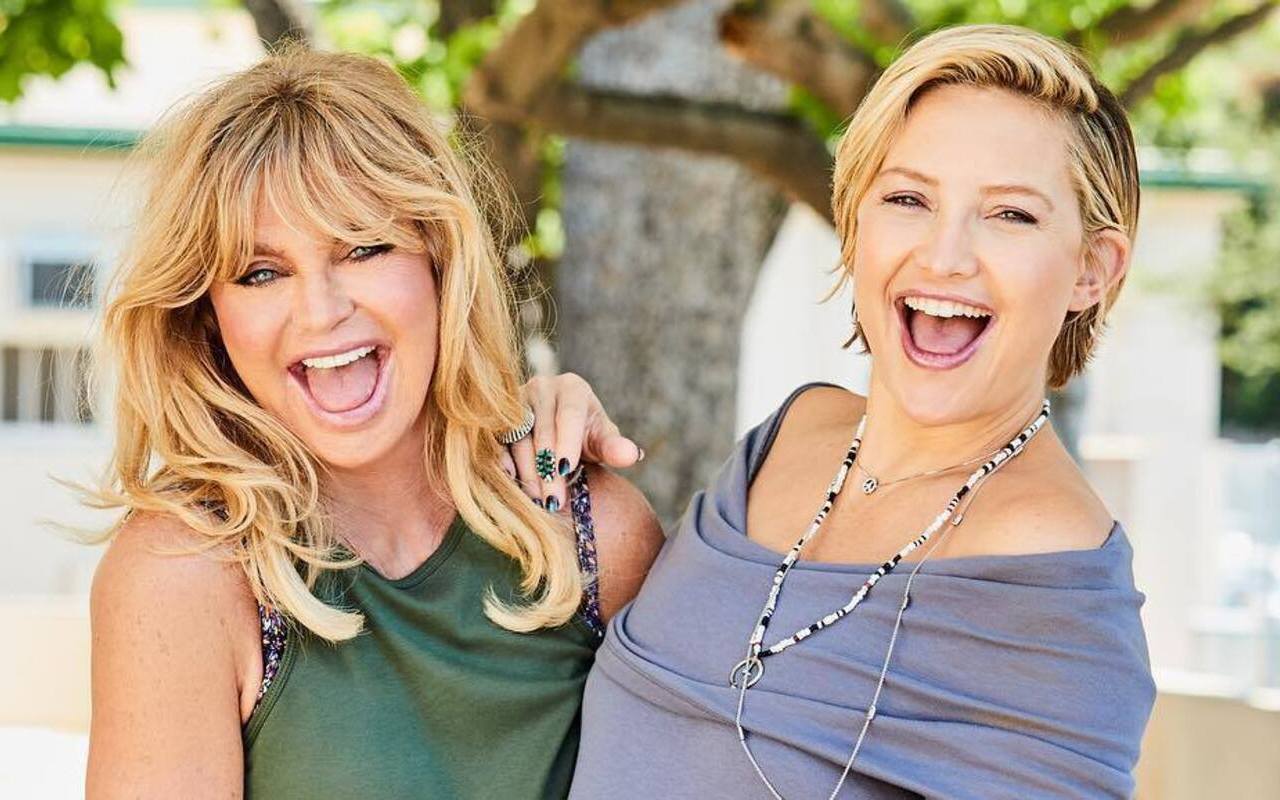 Kate Hudson Praises Mom Goldie Hawn for Telling Off Critics Despite Risk of Being Seen as Difficult