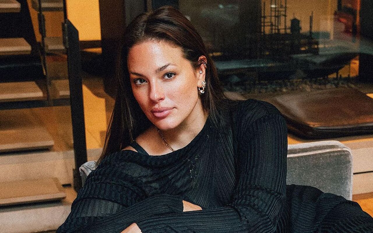 Ashley Graham Forced to Pose Naked Because the Costume Didn't Fit Her