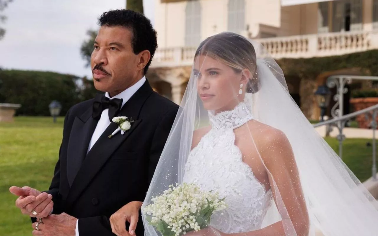 Sofia Richie Explains Why Her Dad Lionel Richie Is a 'Queen'