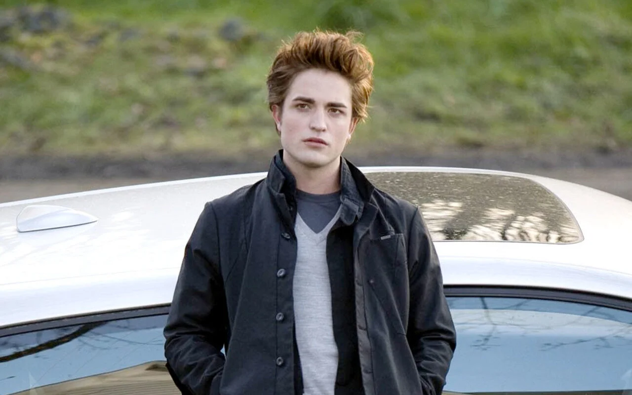 Robert Pattinson Needed Makeover Because He Was Not Handsome Enough for 'Twilight'