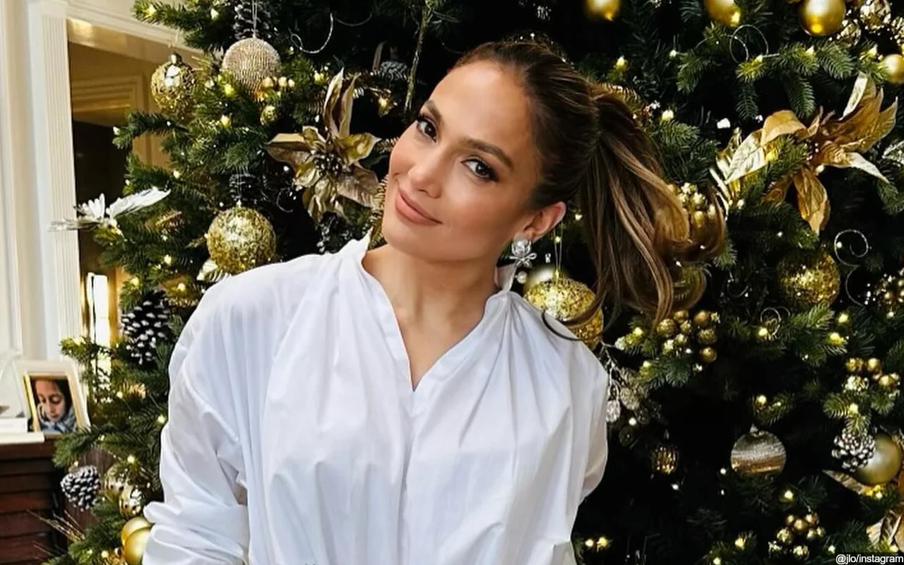 Jennifer Lopez Runs to Ben Affleck for 'Ideas' for Newly-Released 'Can't Get Enough' Music Video