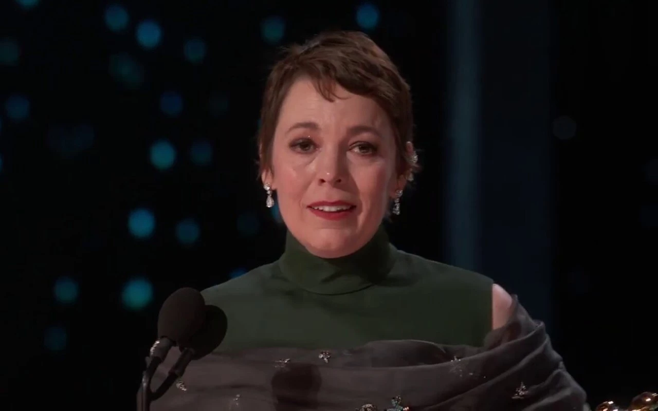 Olivia Colman Claims She Would've Earned More Money if She Were a Male Actor