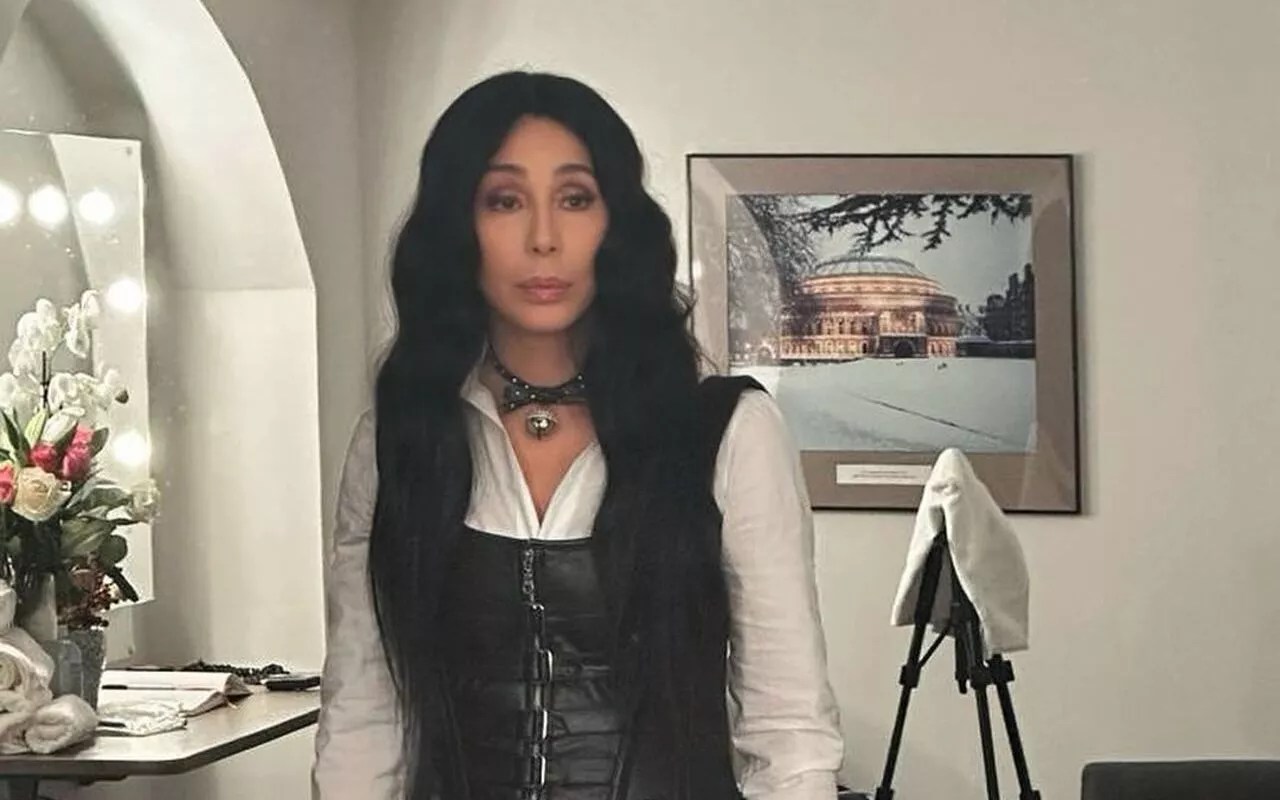 Cher's Son Elijah Hits Back at Mom Amid Conservatorship Battle 