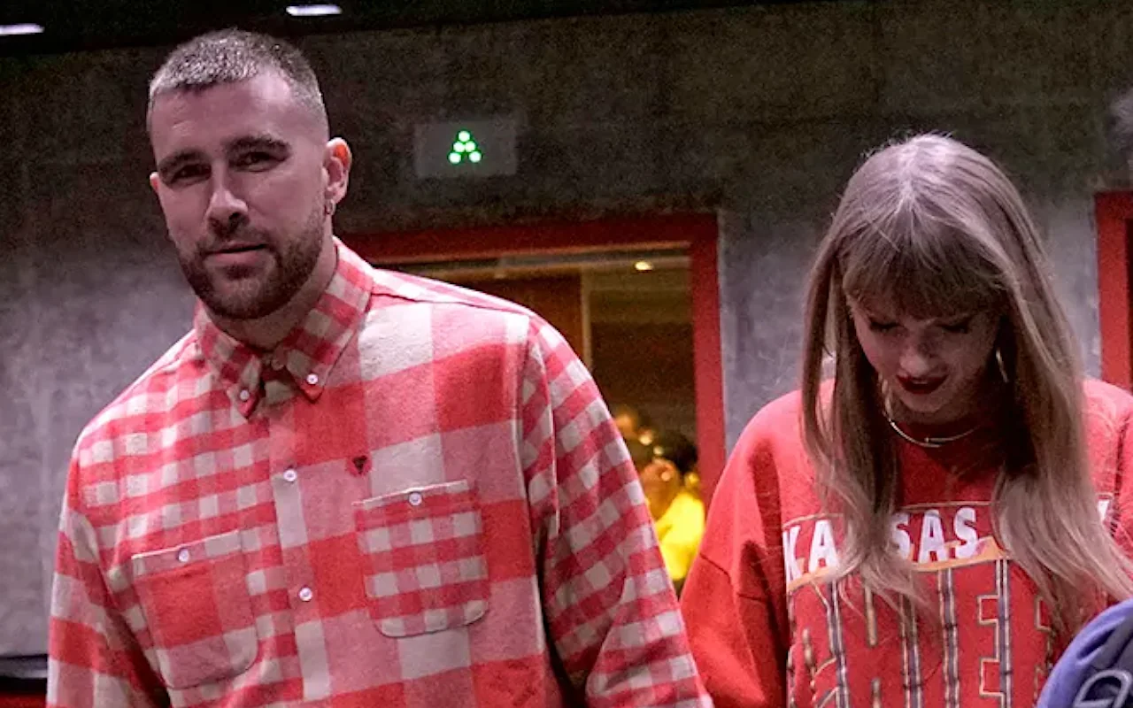 Video: Travis Kelce Shows Gentleman Gesture on Another Las Vegas Date With Taylor Swift
