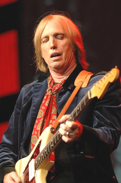 Tom Petty<br>Tom Petty Performs Live at the Tweeter Center Chicago 2005