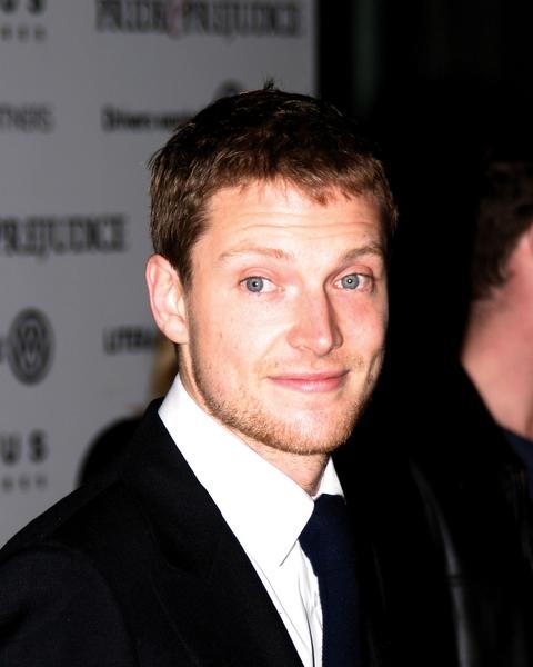 Simon Woods Net Worth