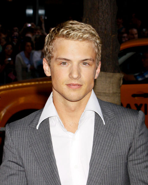 Freddie Stroma<br>