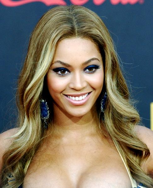 Beyonce Knowles<br>2007 American Music Awards - Red Carpet