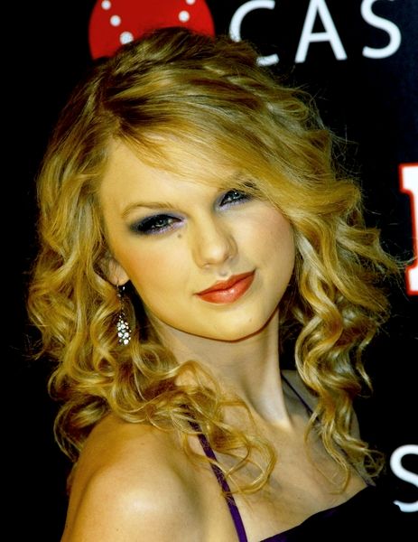 taylor swift you belong with me dark hair