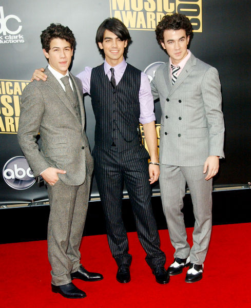 Jonas Brothers<br>2008 American Music Awards - Arrivals