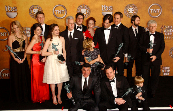 January Jones, John Slattery, Christina Hendricks, Jon Hamm, Vincent Kartheiser, Elisabeth Moss, Michael Gladis, Aaron Staton, Bryan Batt, Kiernan Shipka, Aaro<br>15th Annual Screen Actors Guild Awards - Press Room