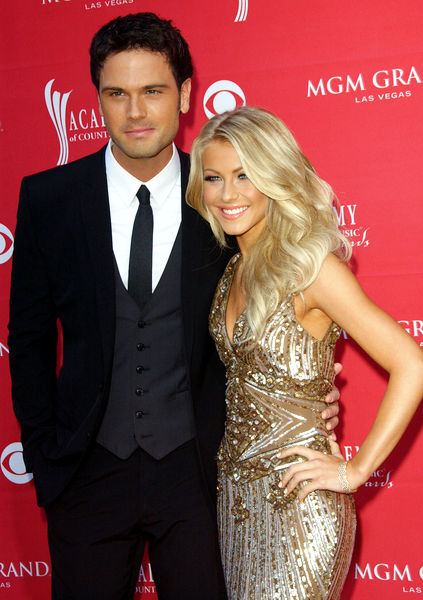 Chuck Wicks, Julianne Hough<br>44th Annual Academy Of Country Music Awards - Arrivals
