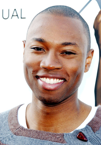 Robbie Jones Picture 2 - Hollywood Life's 11th Annual ...
Robbie Jones Model