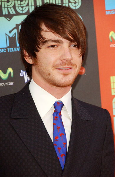 drake bell 2009. Drake Bell. 2009 MTV Latin