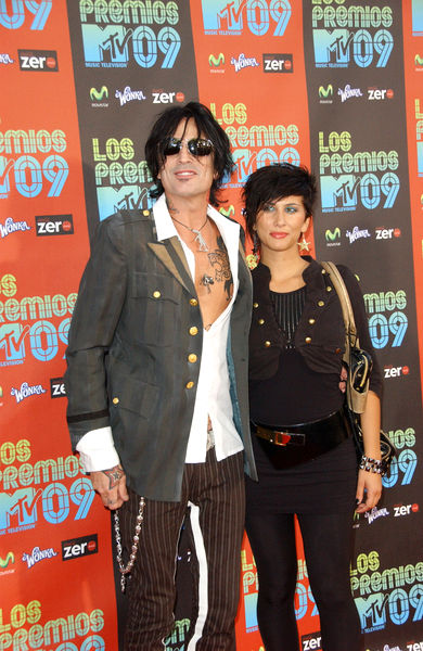 Tommy Lee, Sofia Toufa<br>2009 MTV Latin VMAs - Arrivals