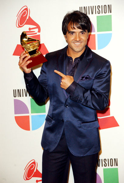 Luis Fonsi<br>The 10th Annual Latin GRAMMY Awards - Press Room