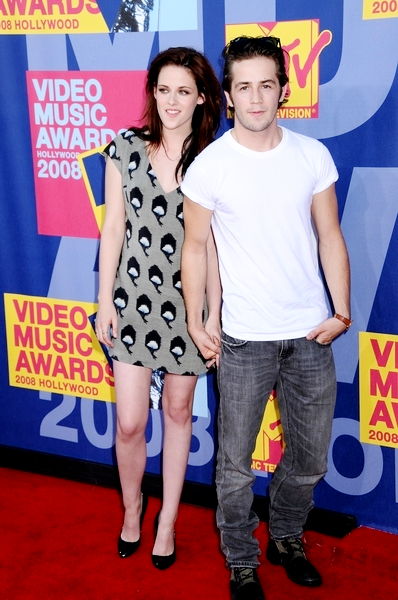 Kristen Stewart, Michael Angarano<br>2008 MTV Video Music Awards - Arrivals