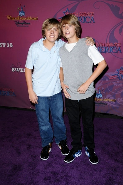 Cole Sprouse, Dylan Sprouse<br>Miley Cyrus 