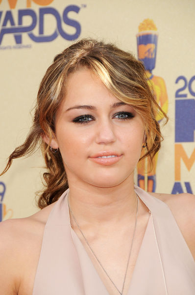 Miley Cyrus<br>18th Annual MTV Movie Awards - Arrivals